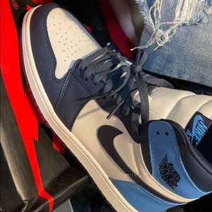 Obsidian 1s worn once sole fully clean !!!